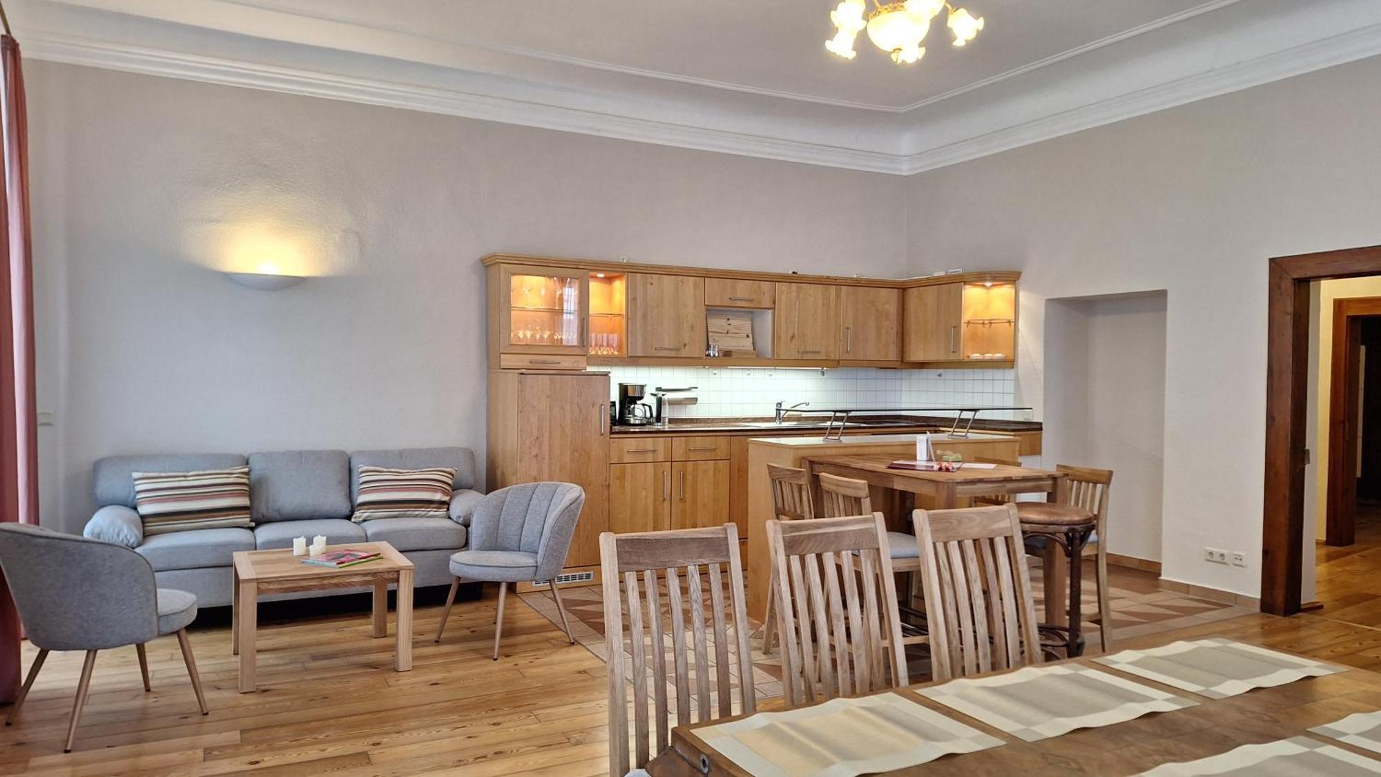 באוטזן Stadtpalais Romantik-Suite 3 Zimmer Maximal 6 Personen מראה חיצוני תמונה