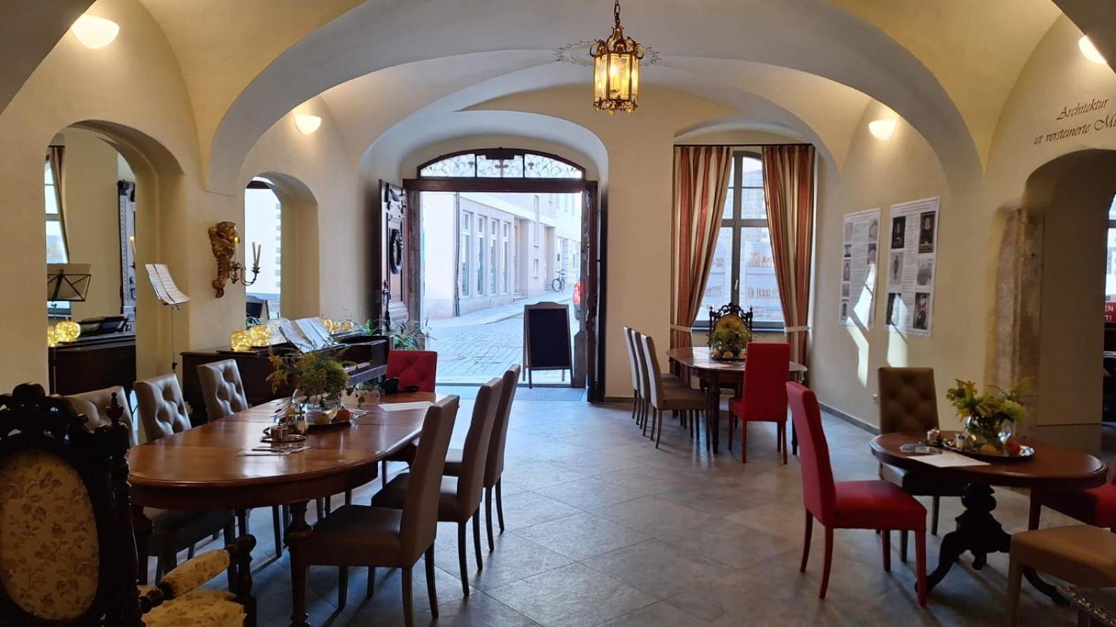 באוטזן Stadtpalais Romantik-Suite 3 Zimmer Maximal 6 Personen מראה חיצוני תמונה