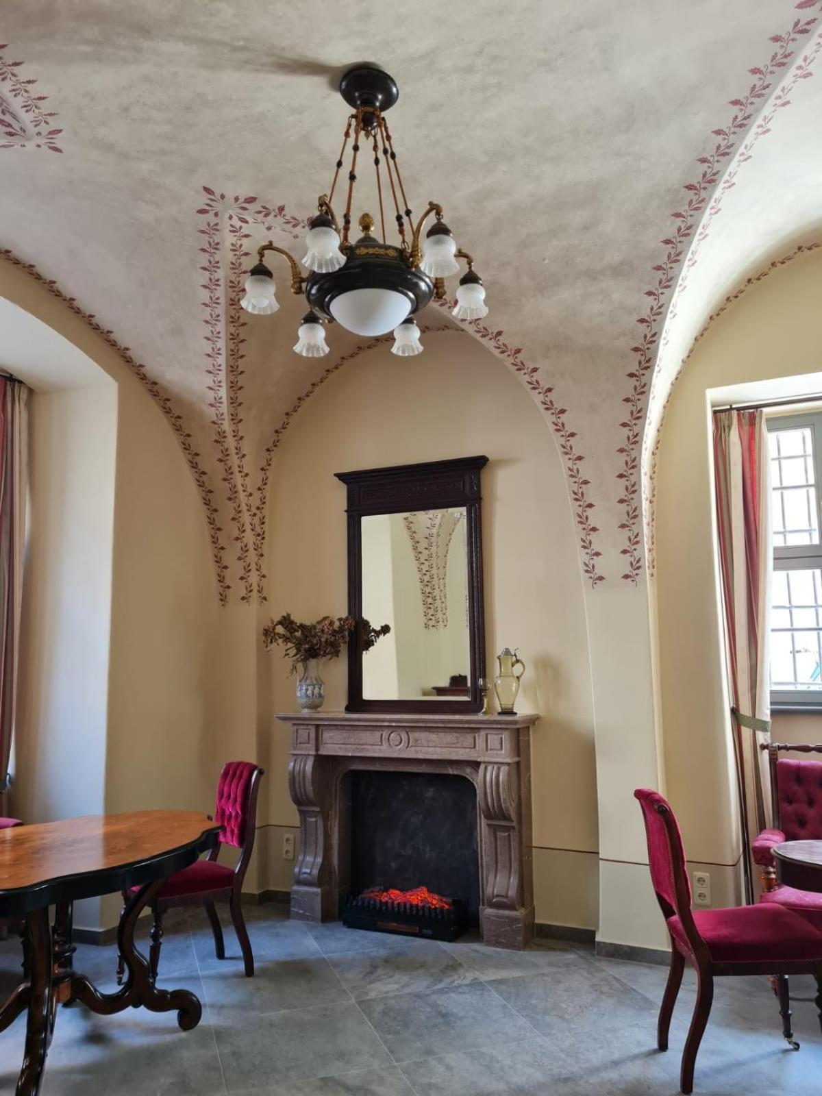 באוטזן Stadtpalais Romantik-Suite 3 Zimmer Maximal 6 Personen מראה חיצוני תמונה
